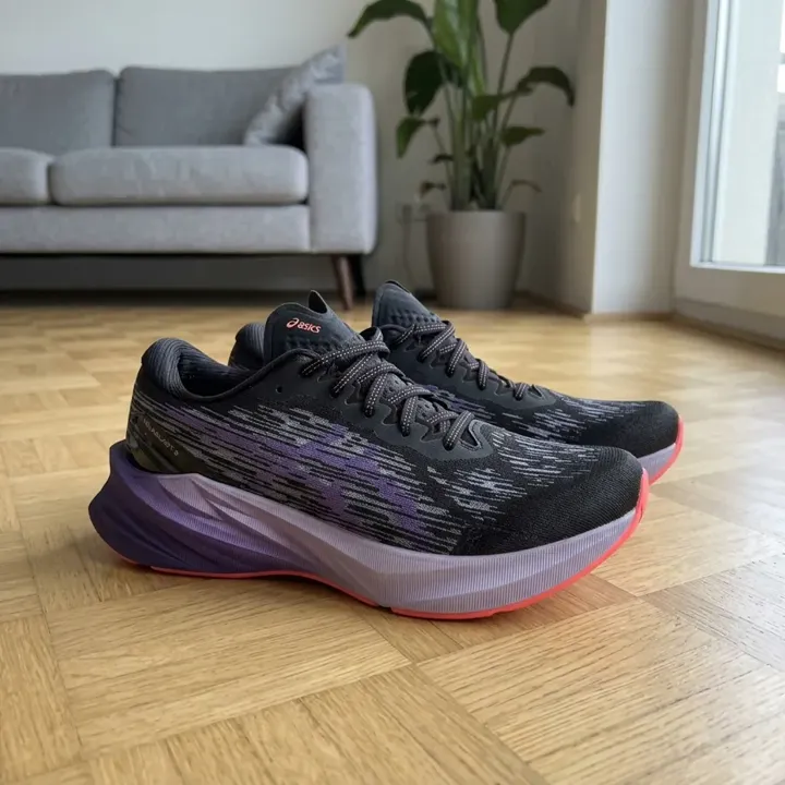 Asics Novablast 3 1012B288-003, vue 2