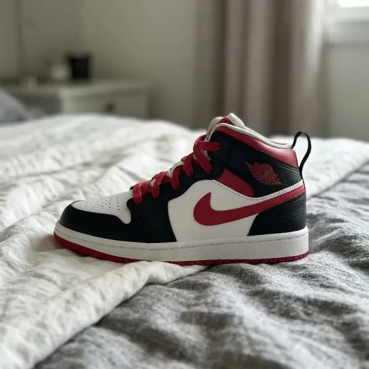 Jordan Jordan 1 Mid PS 640734-136, vue 2
