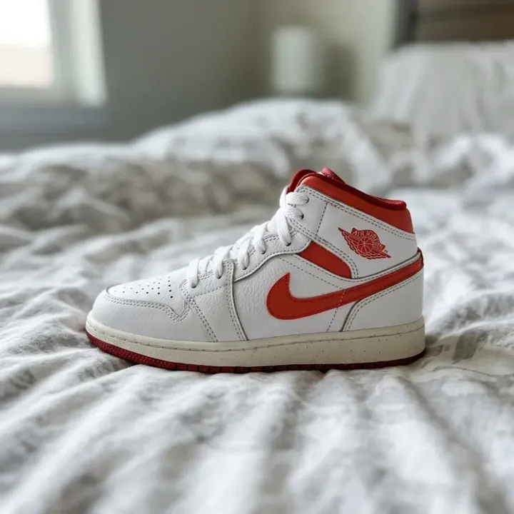 Jordan Jordan 1 Mid SE TD FJ3466-160, vue 3