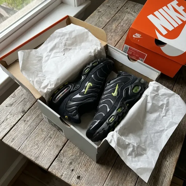 Nike Air Max Plus FQ2381-001, vue 4
