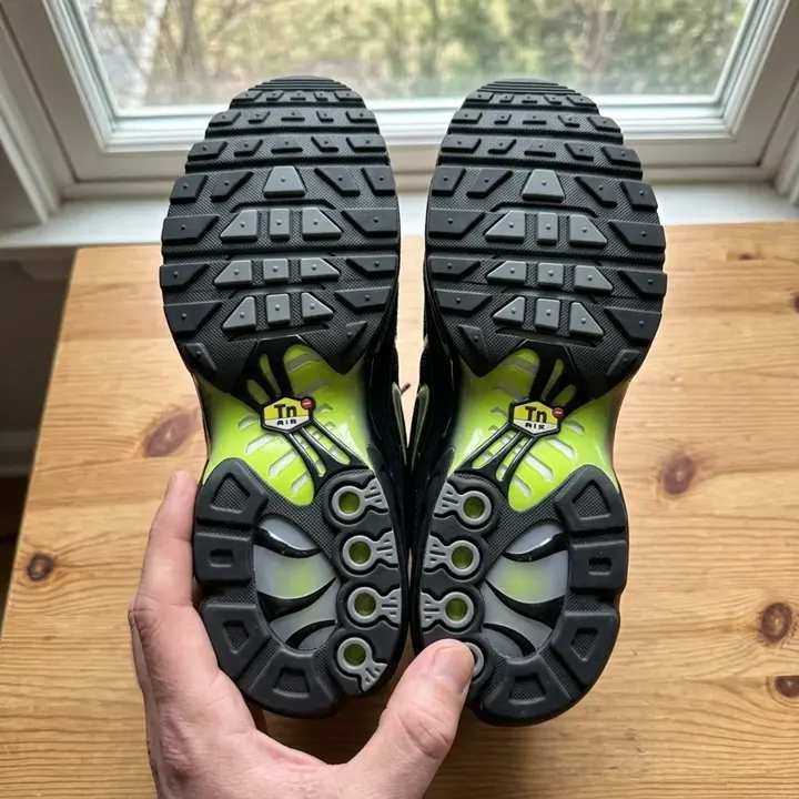 Nike Air Max Plus FQ2381-001, vue 5