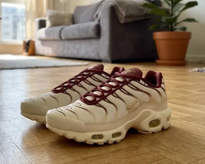 Nike Air Max Plus FQ2765-100, vue 2