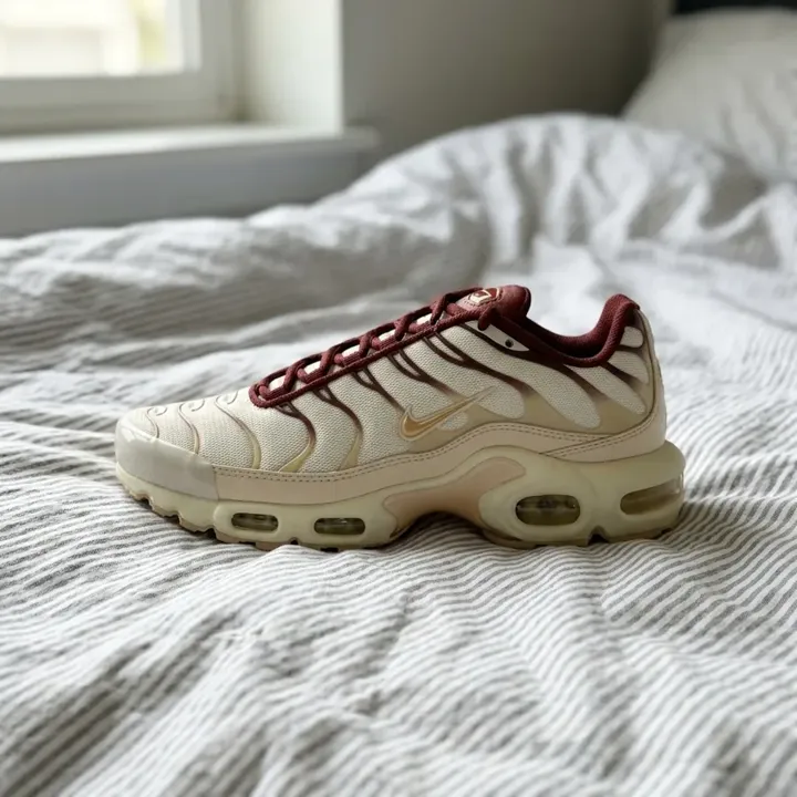 Nike Air Max Plus FQ2765-100, vue 3